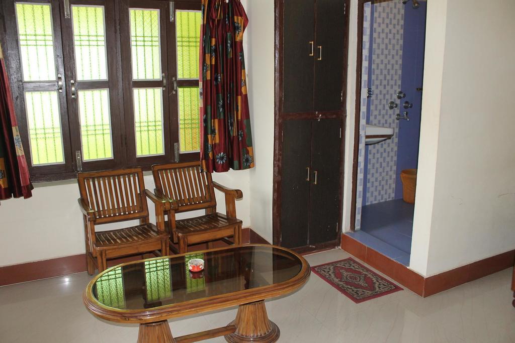 Singh Guest House Varanasi Habitación foto