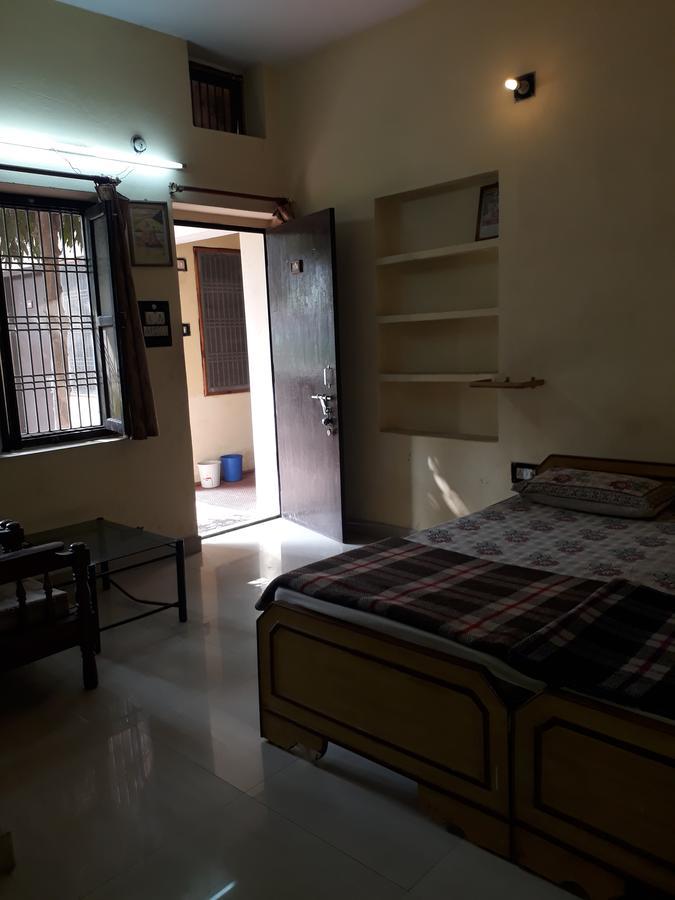 Singh Guest House Varanasi Habitación foto